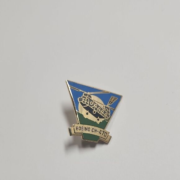 Boeing CH-47D Tie Tack Lapel Pin Brooch - Picture 1 of 3